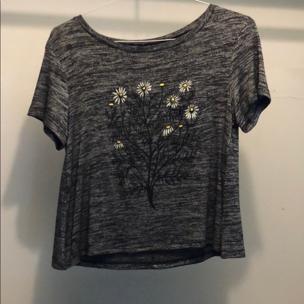 American eagle daisy T-shirt